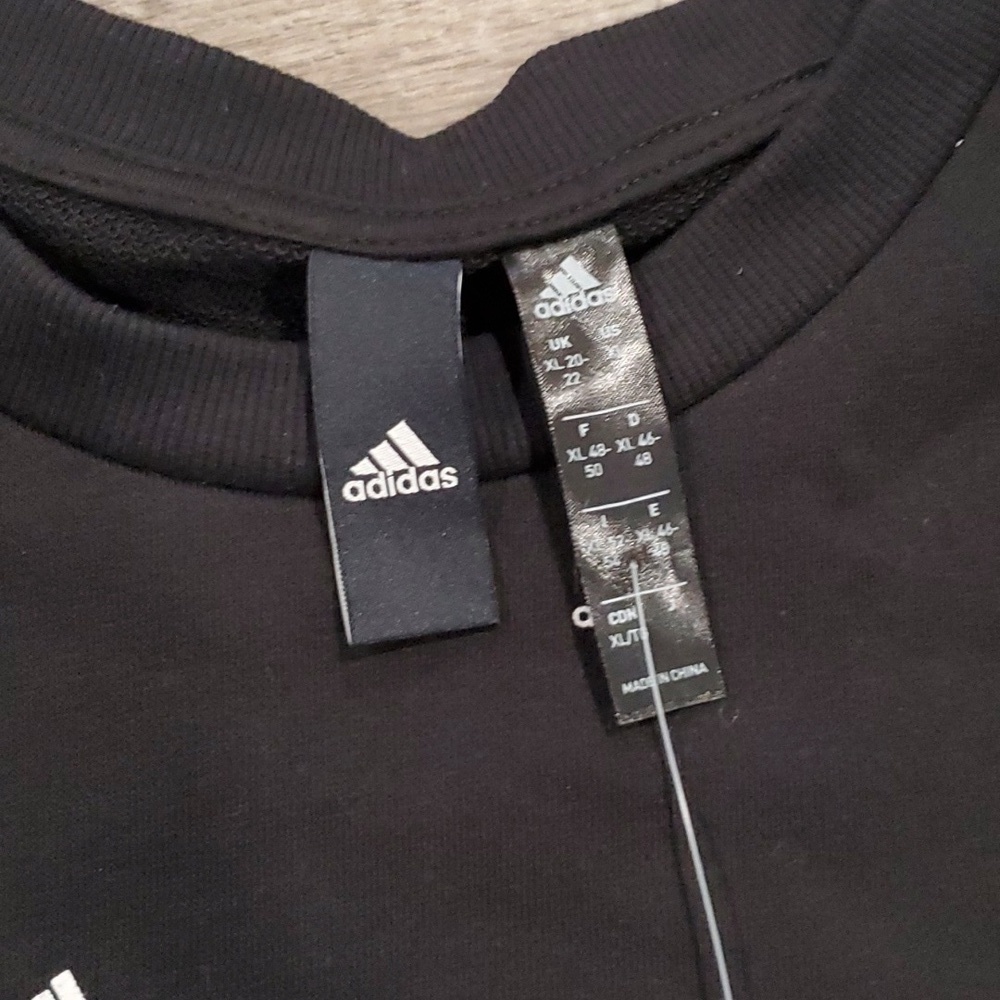 Adidas Crop Top Sweatshirt Size XL - Picture 3 of 4